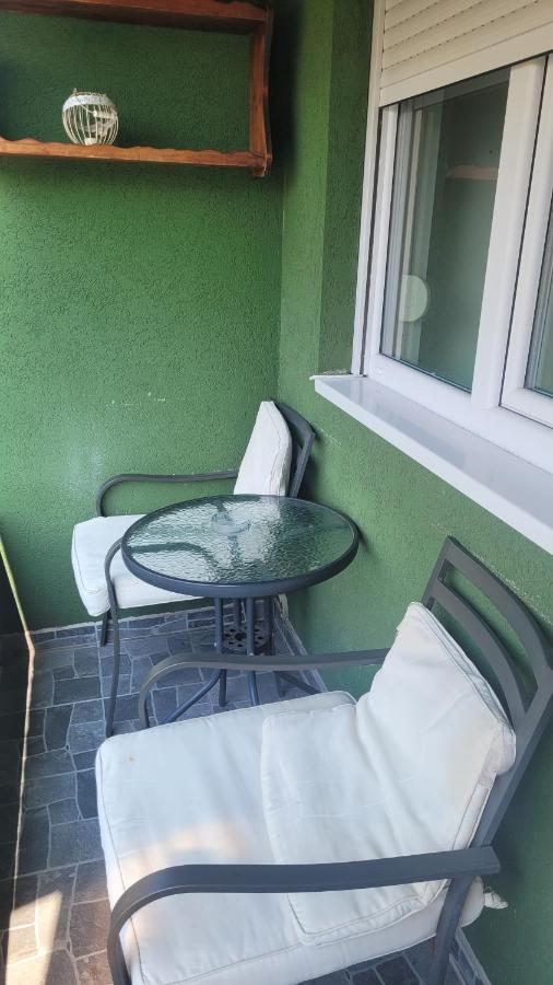 Stan Na Dan Loznica Apartamento Exterior foto